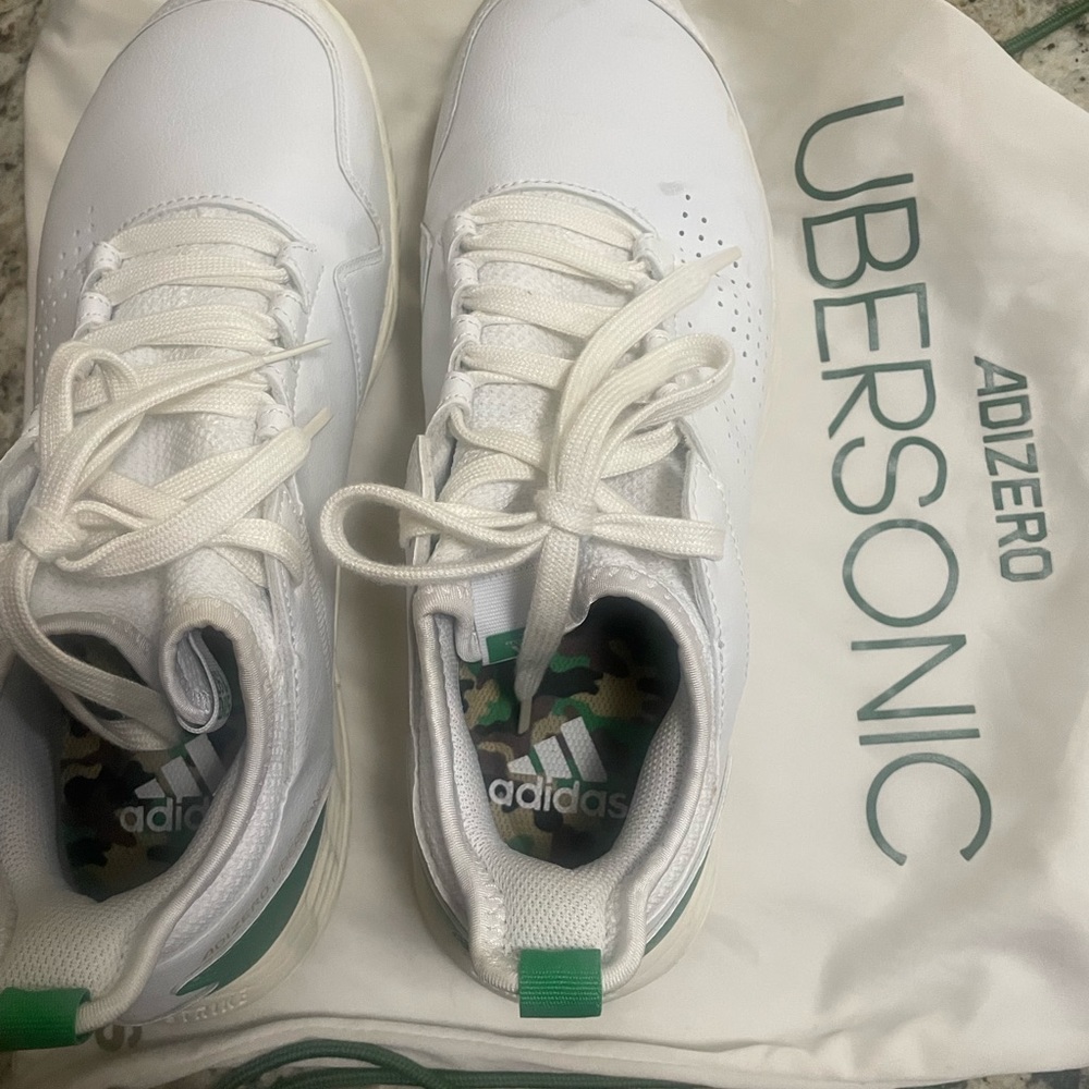 Adidas men’s tennis sneakers